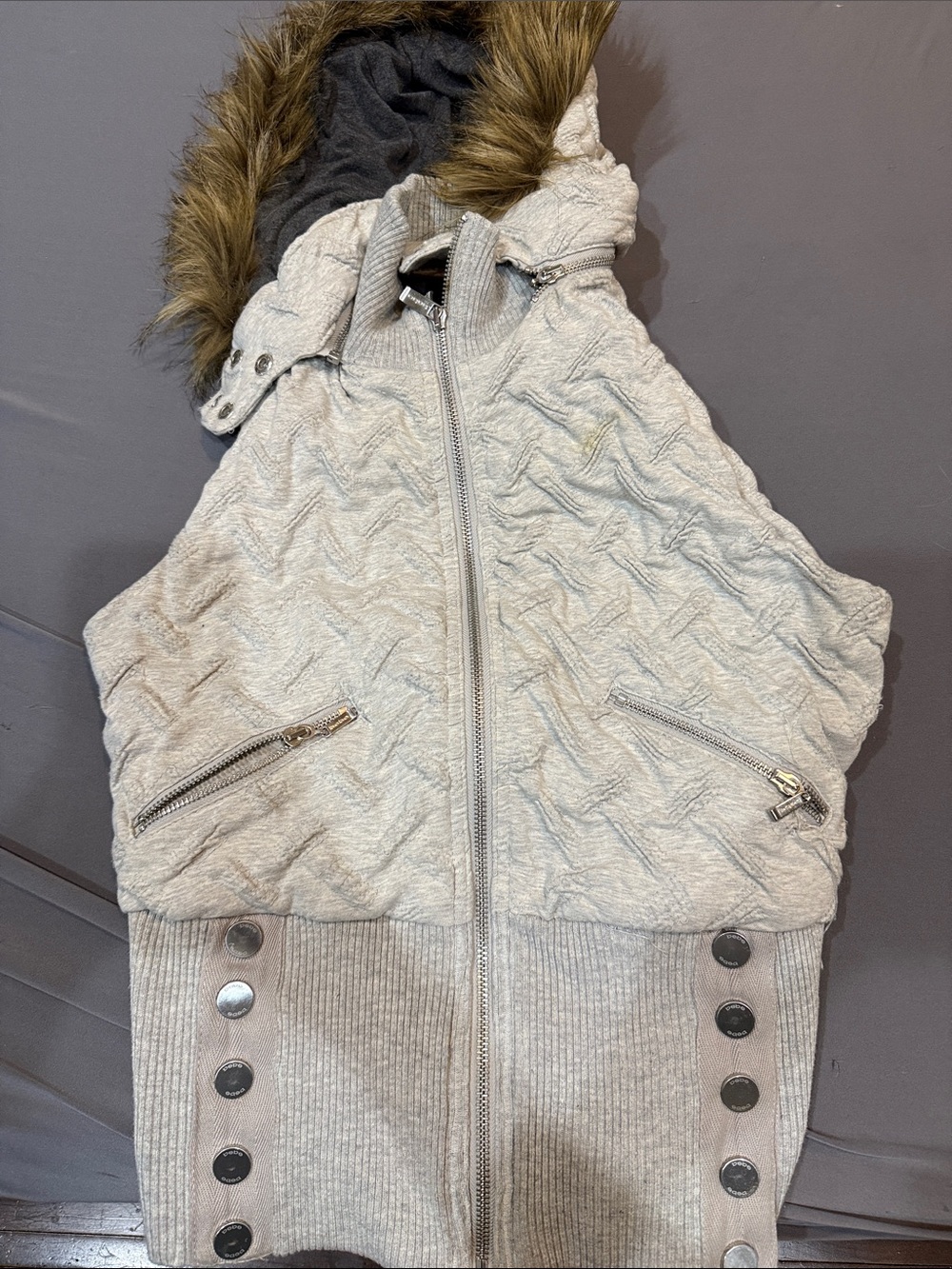 ' Quilted Hooded Vest with Faux-Fur Trim - Light Gray
